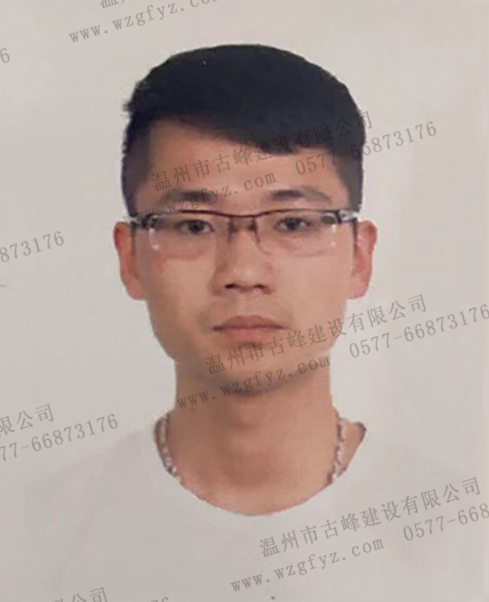 知名設(shè)計(jì)師劉洪淮